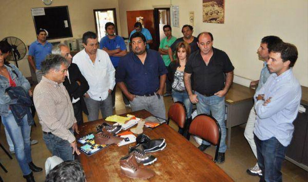 Empresarios de guantes y calzados de seguridad interesados en radicarse en Chamical