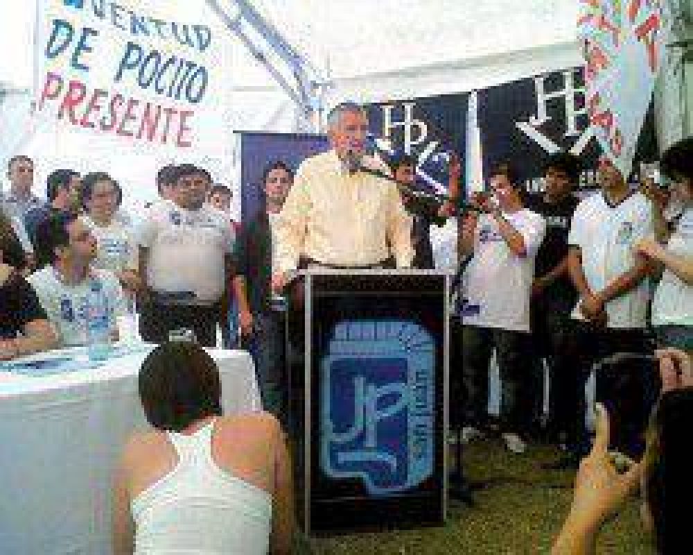 Gioja particip� del Congreso de la Juventud Peronista