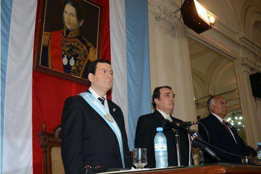 Zamora brind� su mensaje anual: "Cada d�a es una oportunidad para seguir avanzando"