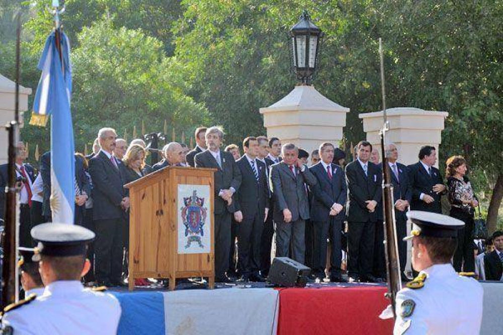 El gobernador Zamora particip� del acto por el d�a de la Autonom�a en el Parque Aguirre