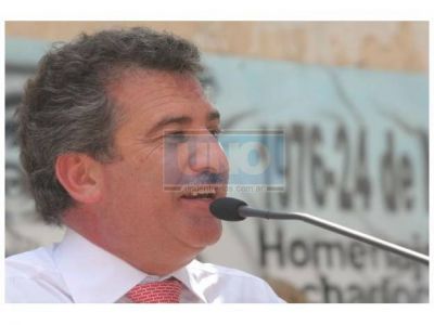 El gobernador promulg� la ley de creaci�n del Mercado Central en Paran�