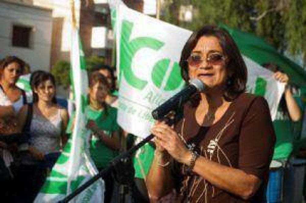Expectativa por los anuncios de la gobernadora Luc�a Corpacci