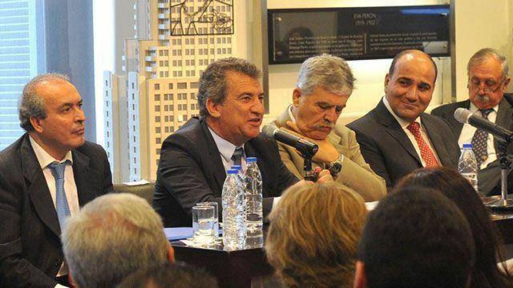 Urribarri y De Vido formalizar�n plan de obras en la Casa Rosada	 