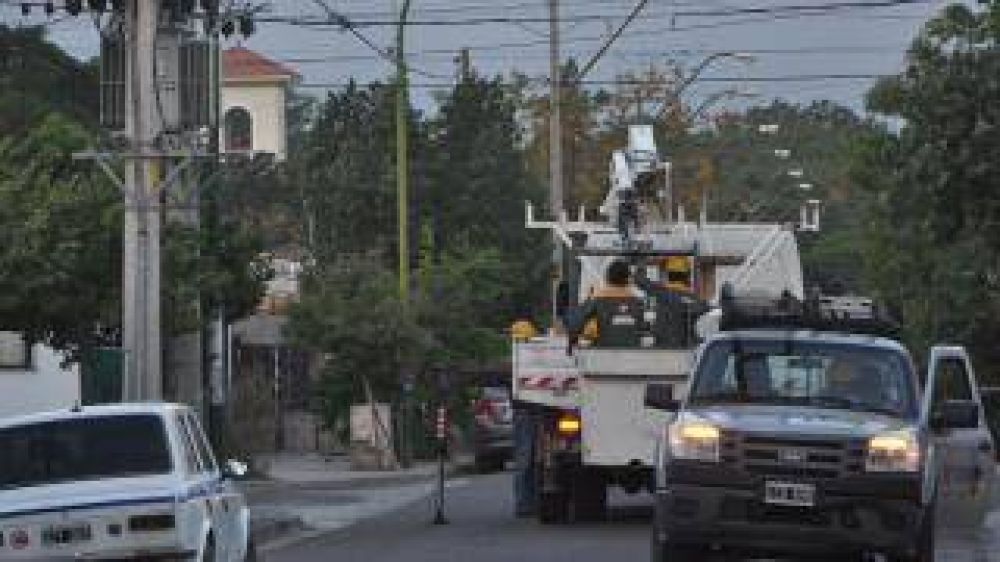 El fuerte viento dej� a miles de usuarios sin energ�a el�ctrica