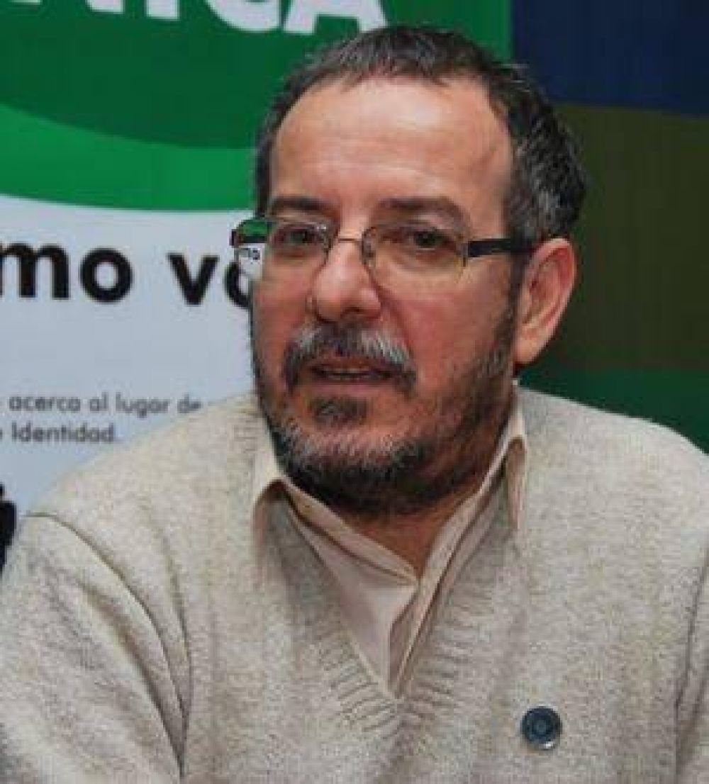 Mart�nez dice que la provincia us� el Lear Jet de Chaco antes de los viajes de Fari�a