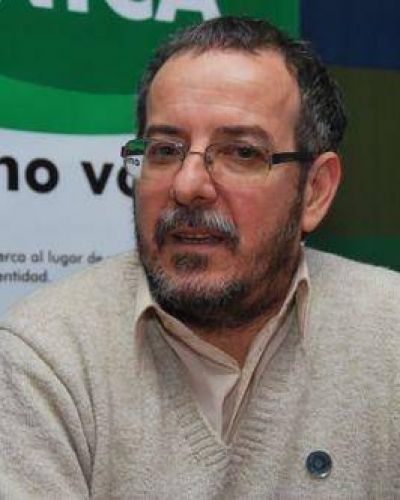 Mart�nez dice que la provincia us� el Lear Jet de Chaco antes de los viajes de Fari�a