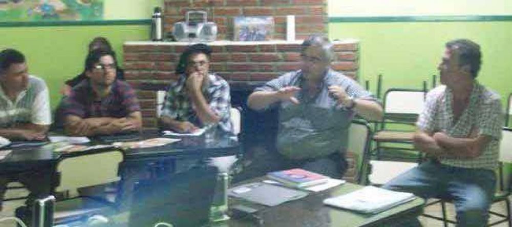 Capacitan a productores en Conhello