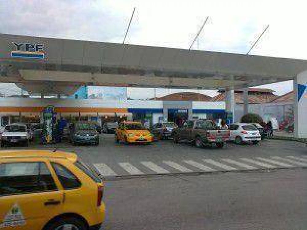 Para los expendedores de combustible de Jujuy los mismos que deciden los precios son los que los congelan