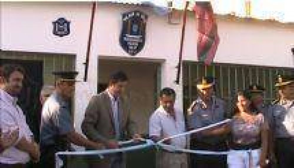 Incre�ble: Apedrearon el Destacamento policial inaugurado el jueves en Or�n