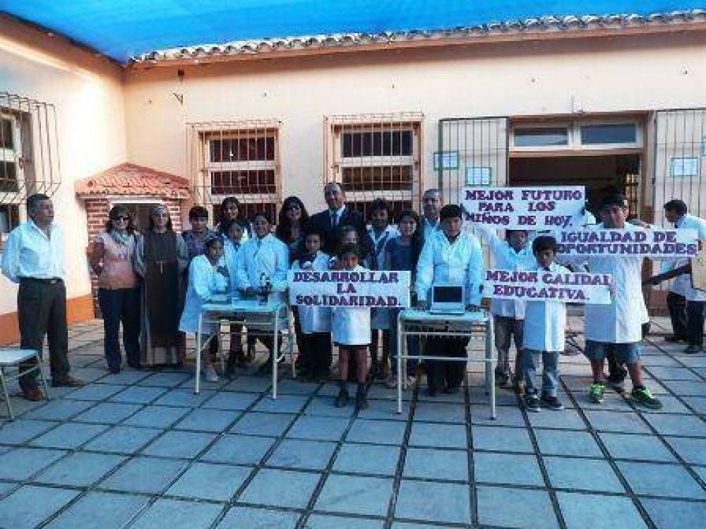 Veinte escuelas salte�as cuentan por primera vez con jornada extendida