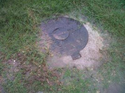 Reclamo por desborde de alcantarillas en Villa del Parque