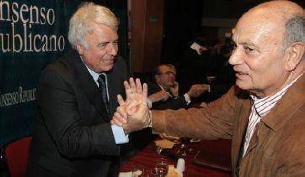 Antes fue el Momo, ahora los junta De la Sota