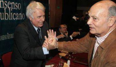 Antes fue el Momo, ahora los junta De la Sota