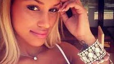 Balotelli pone a su novia en juego