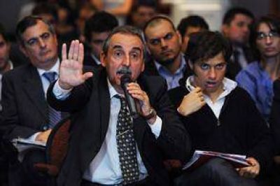 Radicaron dos denuncias contra Guillermo Moreno por irrumpir en Clar�n