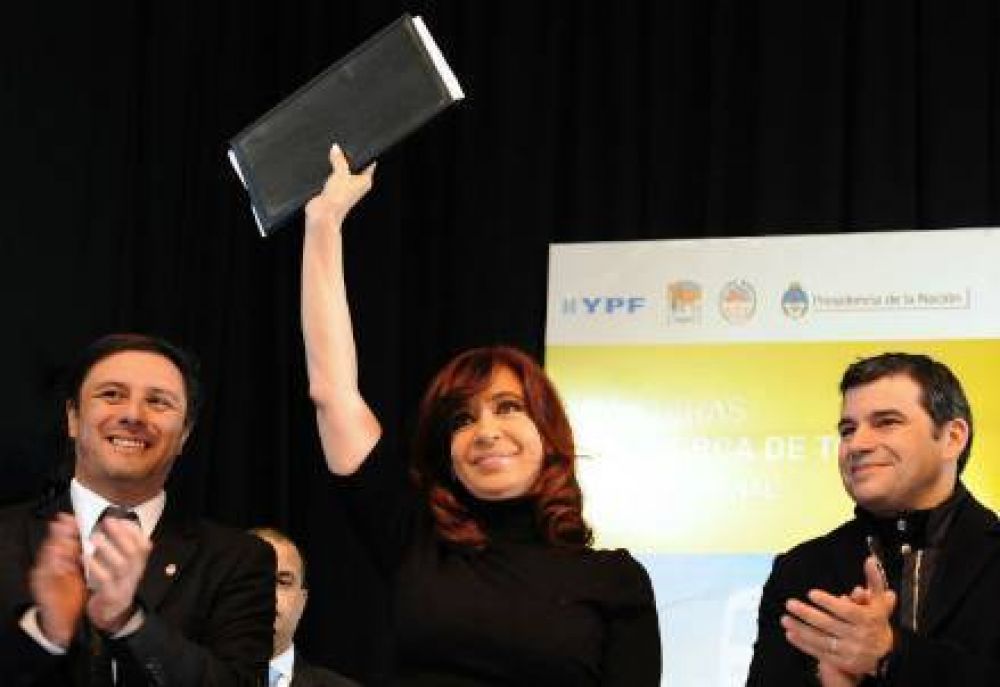 Cristina anunci� nuevas obras en Santa Cruz: "Nadie se va a robar nada"