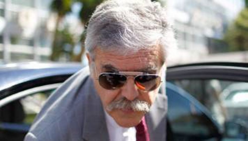 De Vido pidi� a intendentes que trabajen para obtener un "triunfo rotundo" en octubre