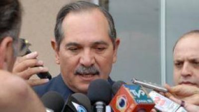 Alperovich analiza declarar la emergencia agropecuaria