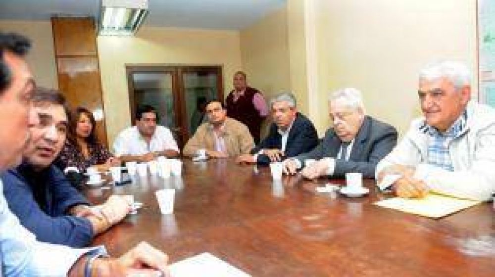 Aetat pide un cospel a $ 3,50 y los ediles quieren fijarlo en $ 3