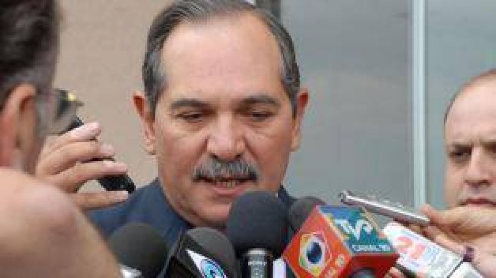 Alperovich cit� a legisladores y desliz� que ser� candidato