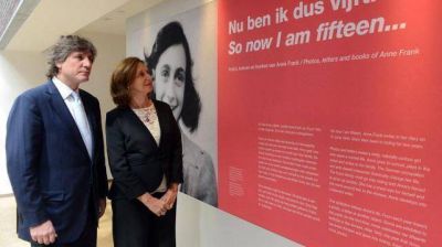 Rojk�s de Alperovich en Holanda: "traemos el saludo afectuoso de la Presidenta "