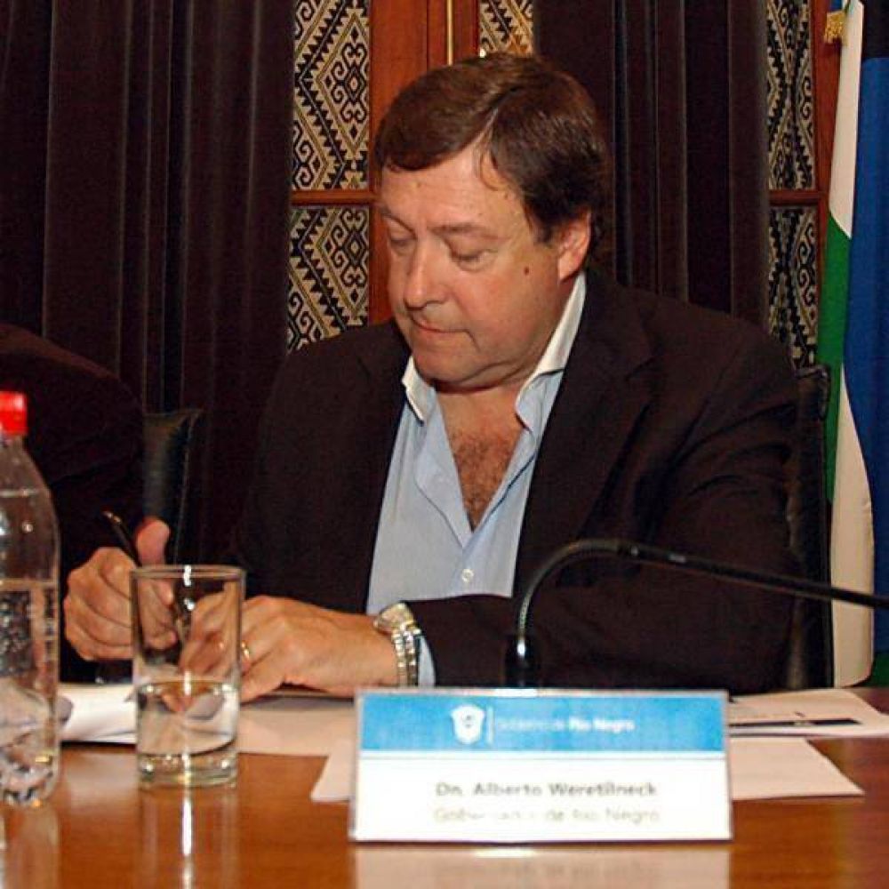 Marcha atr�s del gobierno, que restituye los asuetos