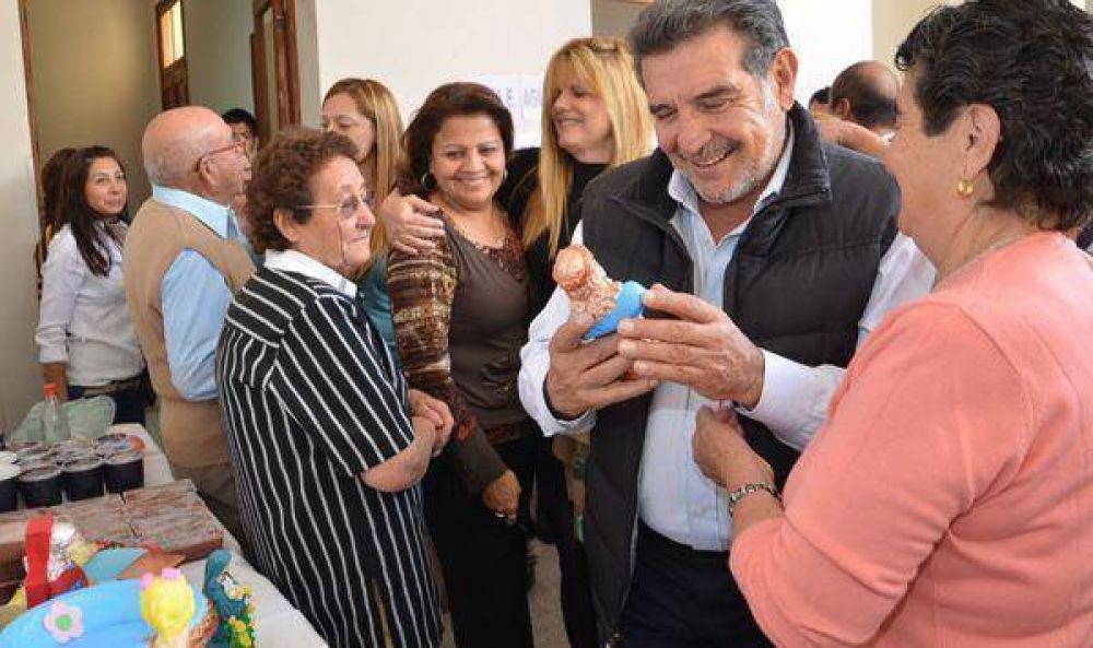 El Gobernador reafirm� su compromiso con el pueblo de Rosario Vera Pe�aloza