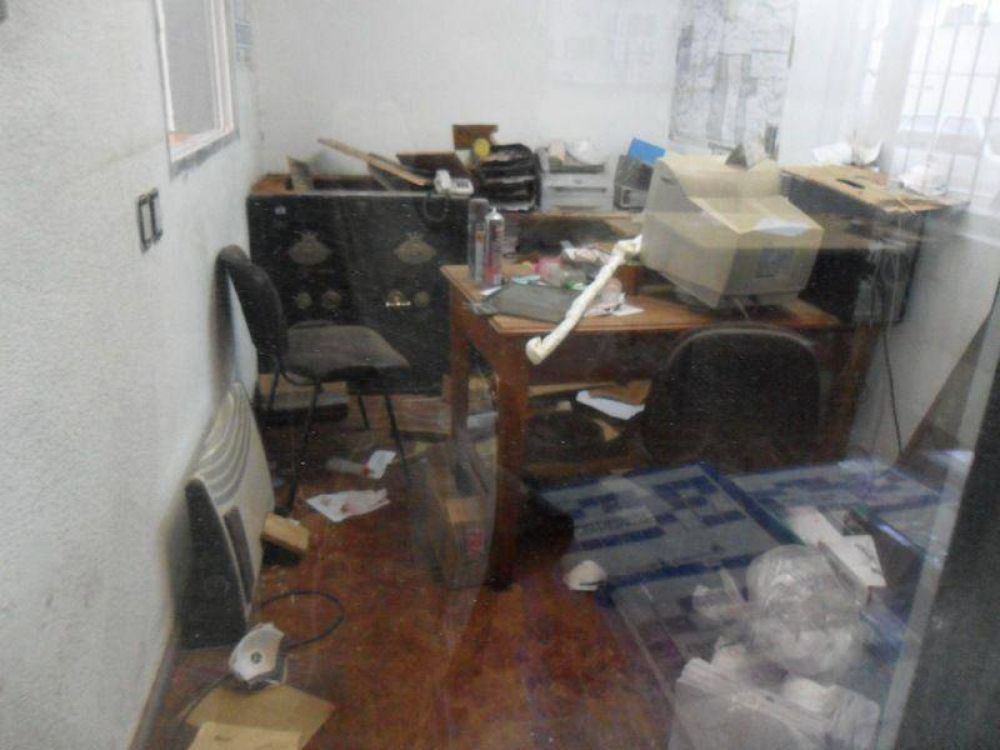 Delincuentes fracasan al intentar robar en las oficinas del Correo Argentino