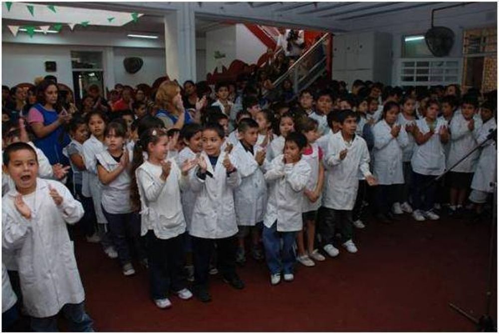 Nutricionistas visitan escuelas de San Isidro para fomentar una alimentaci�n saludable