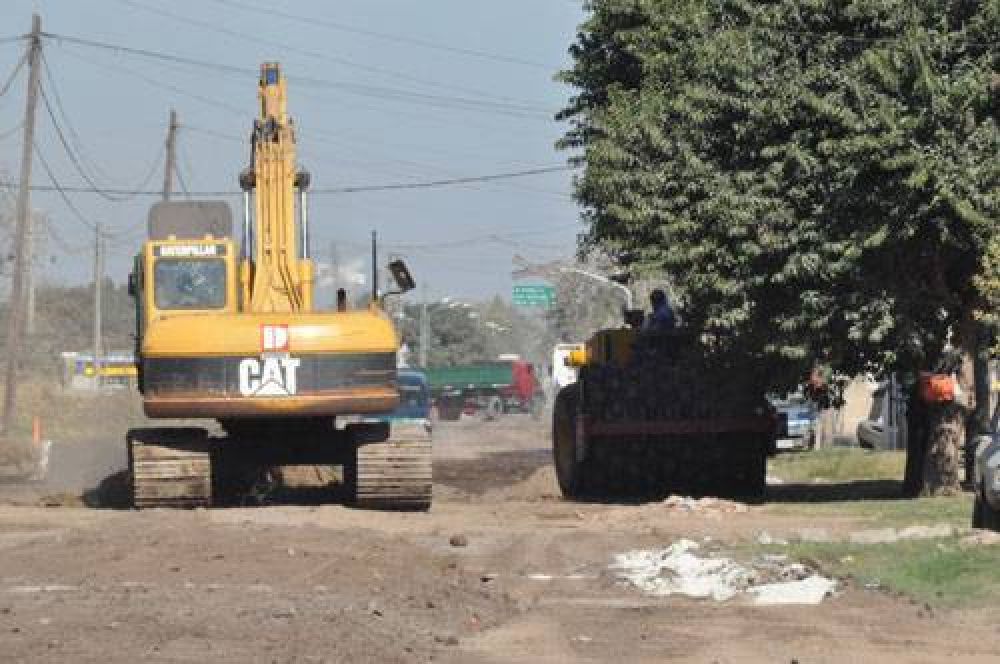 A veintis�is meses del anuncio, reiniciaron trabajos en Bogado: ensanche y repavimentaci�n