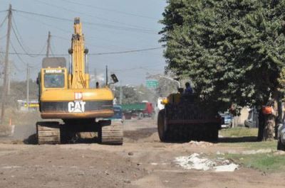 A veintis�is meses del anuncio, reiniciaron trabajos en Bogado: ensanche y repavimentaci�n
