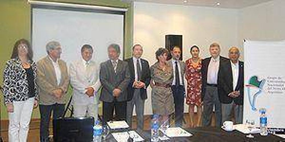 Plenarios de UNNGA y Zicosur Universitaria en Chilecito