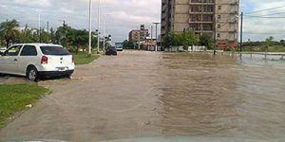 Intensa lluvia anegó barrios de la capital