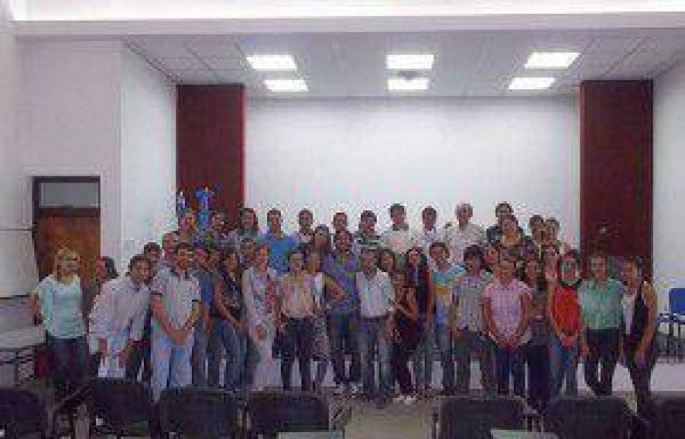 Tercer encuentro del seminario sobre el �modelo formose�o�