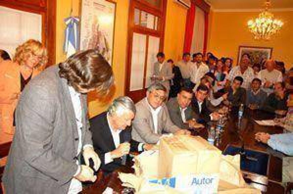 3 empresas presentaron propuestas econ�micas	