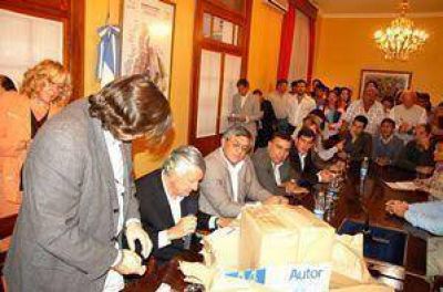 3 empresas presentaron propuestas econ�micas	