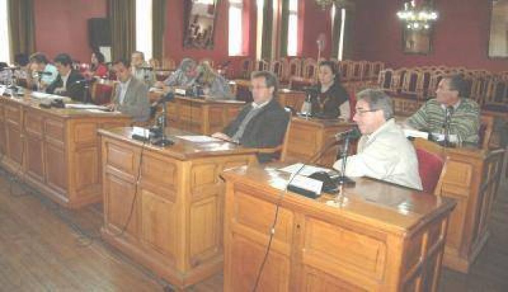 Preocupaci�n de concejales por el posible cierre de la Oficina local del Bolet�n Oficial