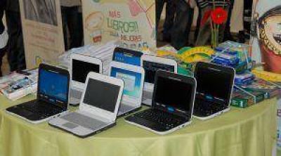 Afirman que cientos de estudiantes est�n sin netbooks desde el a�o pasado en Jun�n