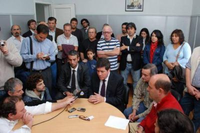 Mariotto estuvo en Jun�n y se reuni� con familiares de los detenidos por los incidentes del 10-M