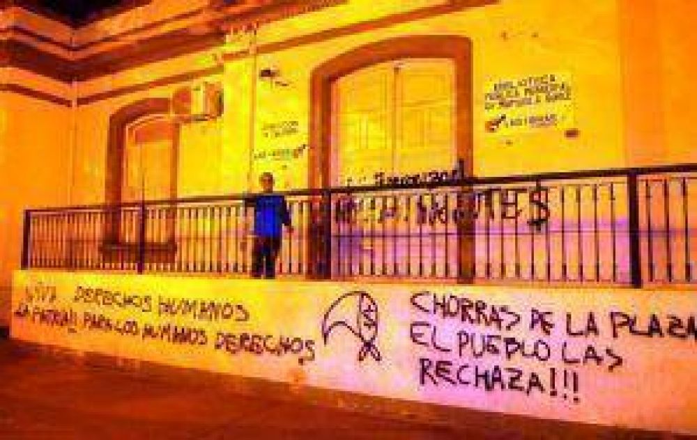 Cinco sospechosos por los escraches a las Madres de Plaza de Mayo en Mendoza