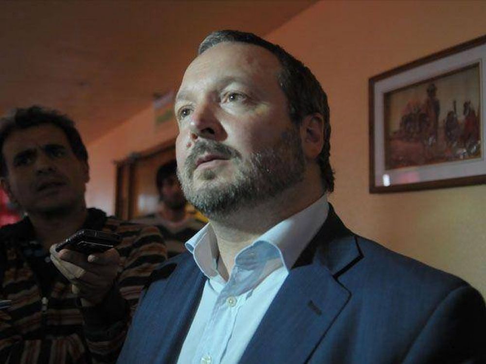 Sabatella vino a Mendoza a reforzar la pata cristinista y despotric� contra Clar�n por desafiar al Estado