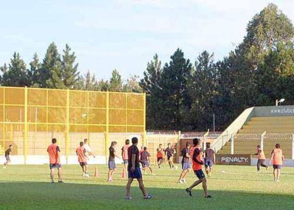 Crucero ya piensa en el choque clave ante Merlo