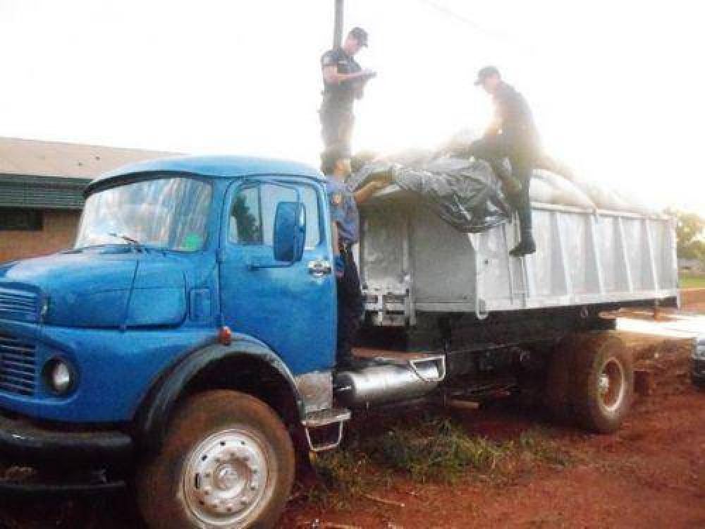 Interceptaron sobre ruta 14 un cami�n cargado con yerba robada