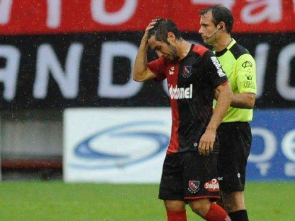 Newell's: Villalba ser� intervenido hoy de una sinovitis en la rodilla derecha