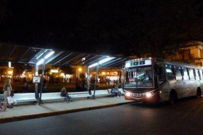 Paradas inservibles: estructuras que no resguardan a pasajeros
