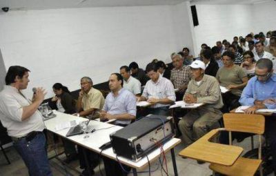 Para pase a planta, la Comuna capacita a los trabajadores