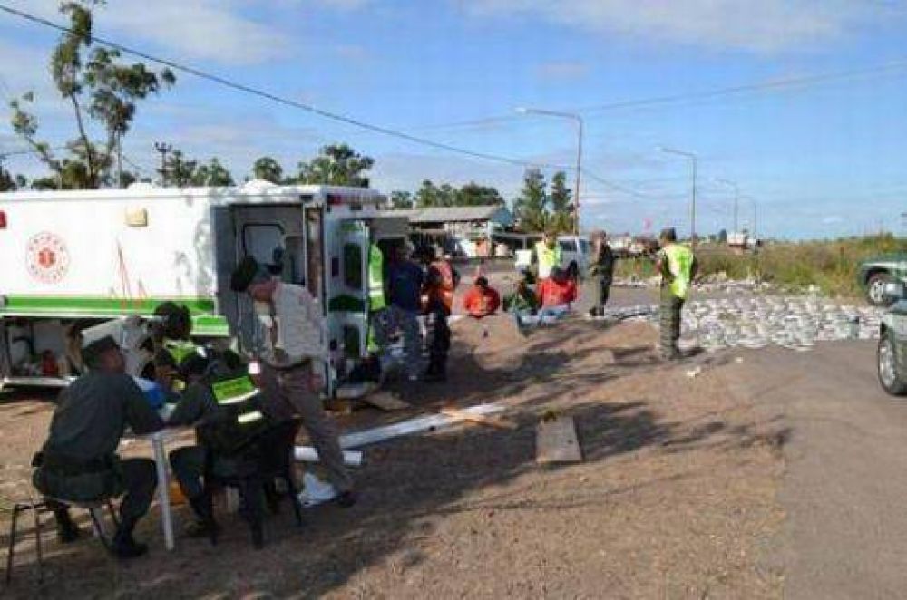 Simulaban el traslado de un enfermo y llevaban m�s de 300 kilos de droga
