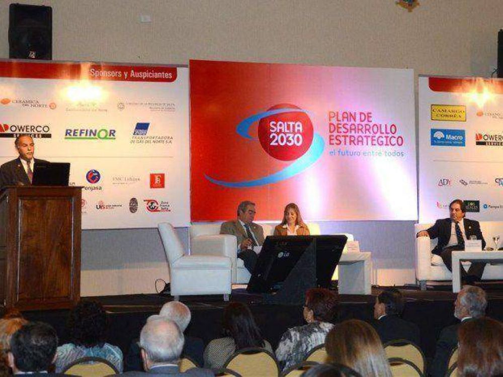 Tren, ganader�a, turismo y miner�a para resucitar al interior