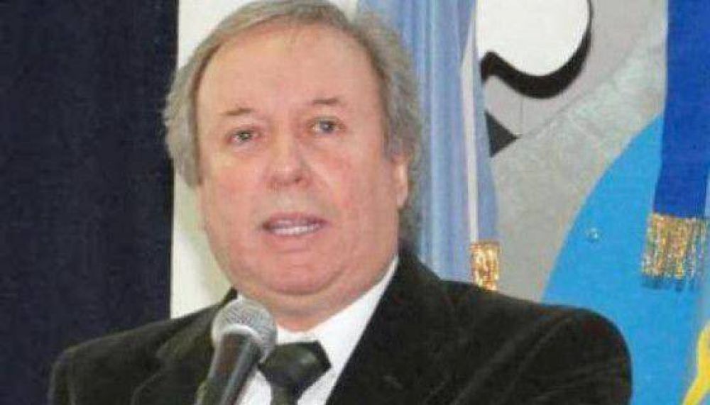 Peralta: �De Vido divide a los santacruce�os con la billetera del Estado�