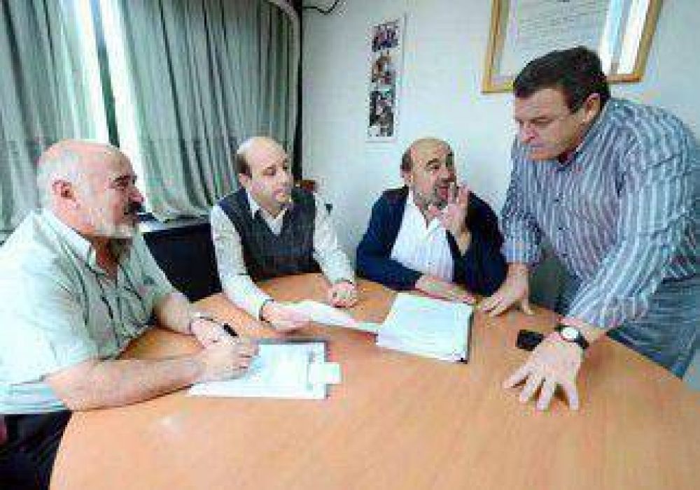 Confirman listas espejo en apoyo a la de Quiroga 